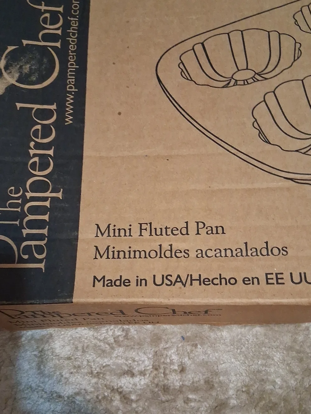 Pampered Chef Mini Fluted Pan - Brown